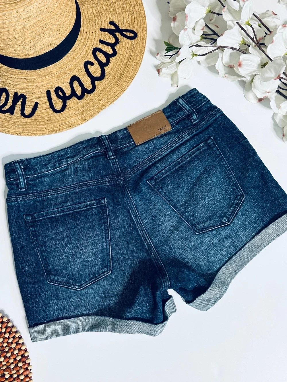 H&M L.O.G.G. Dark Wash Denim Shorts Cuffed Hem Stretch Size 26